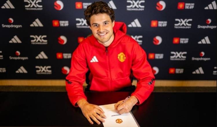 曼晚:曼联的夏窗堪称完美,补强了前锋门将&冗员也基本送走了